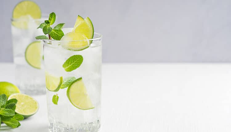 lemonade with lime and mint