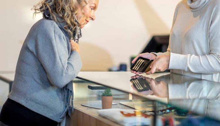 woman-shopping-for-marijuana