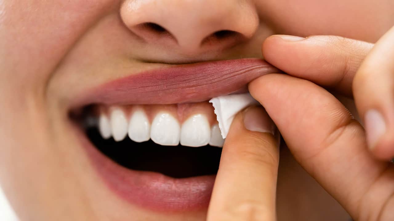 Nicotine Pouches Pose a Threat to Oral Health
